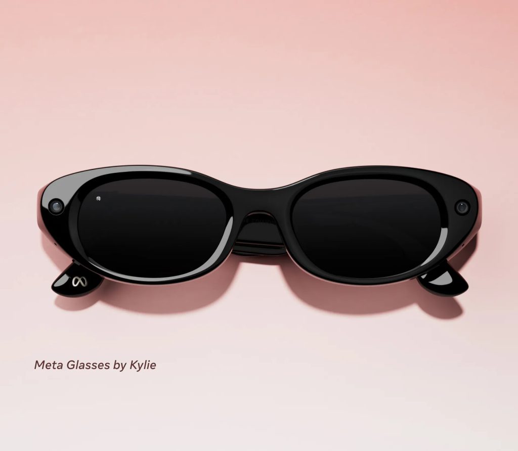 Meta Glasses by Kylie, הדגם החדש בסדרה שנוצר בשיתוף קיילי ג׳נר, מוסיף לקו המשקפיים של מטא שכבה אופנתית ומכוונת יותר לקהל לייף סטייל